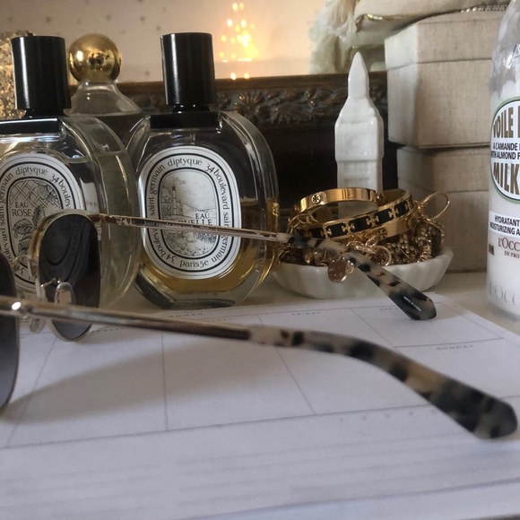 Kate spade sunglasses! - Picture 5 of 6